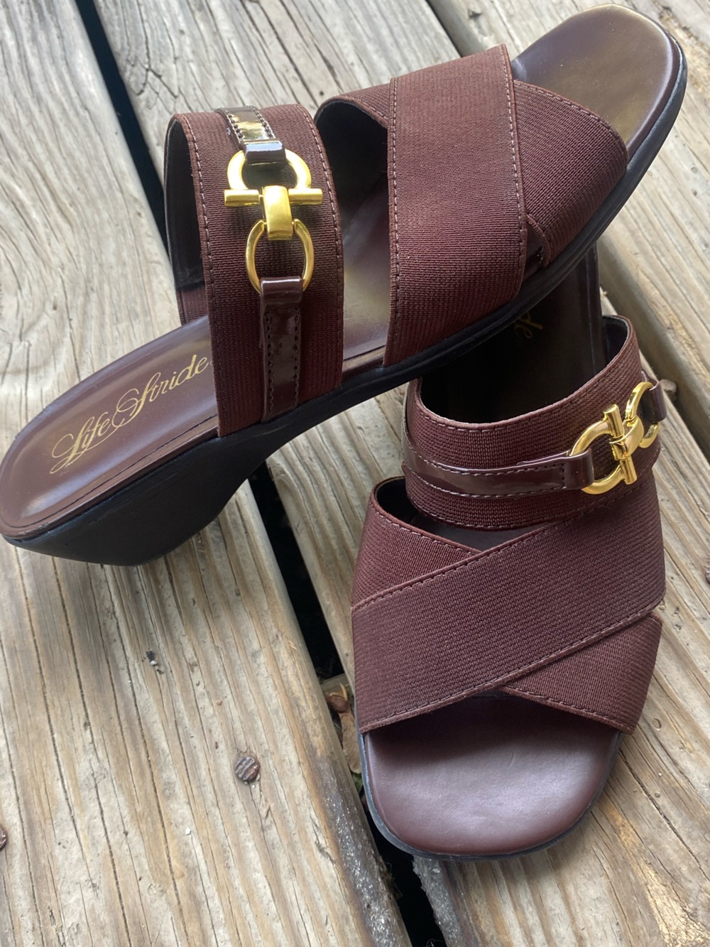 LIFE STRIDE-VTG Brown Wedge Sandal 90’s Y2K Quiet Luxury Gold Buckle size 6.5